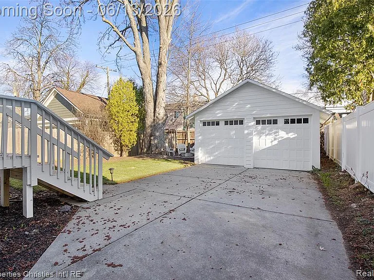 487 Smith Ave — Photo 22