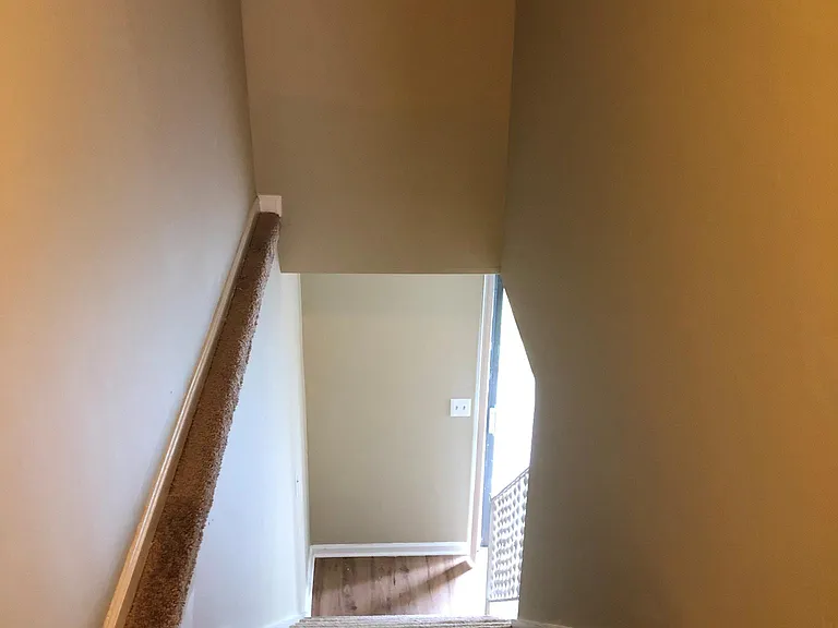 1241 N Graycroft Ave — Photo 8