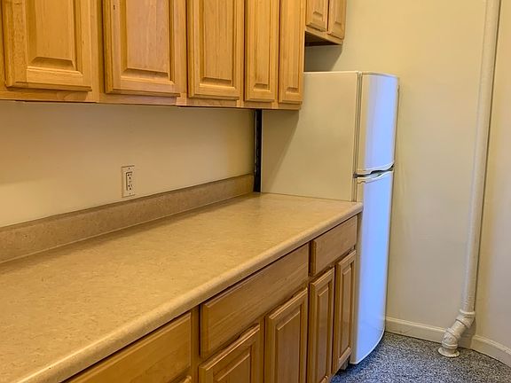 5th image of 210 E 38th St #4HH