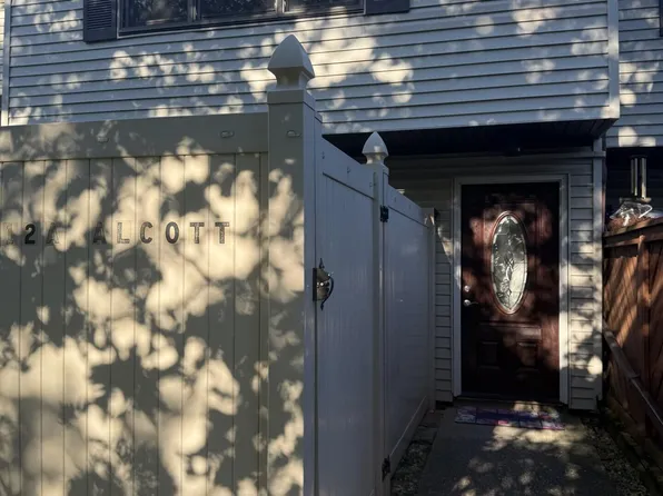 12 Alcott St #A, Staten Island, NY 10312