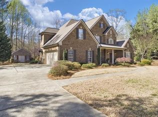 464 Antrim Glen Dr, Hoschton, GA 30548