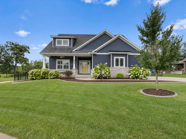 1509 Forest Ridge Dr, Mahomet, IL 61853