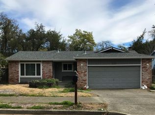 215 Foothill Blvd, Cloverdale, CA 95425