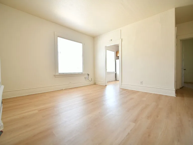 2517 Regent St — Photo 5