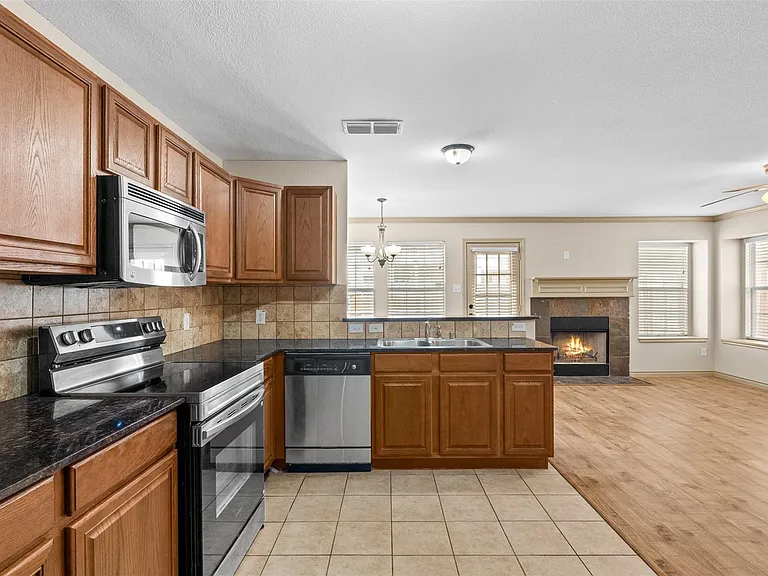 12611 Oceanside Dr — Photo 8