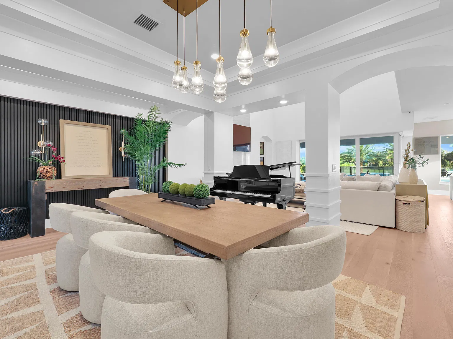 7 bed, 7.5 bath, 5312 sqft, $25,000 — Photo 4