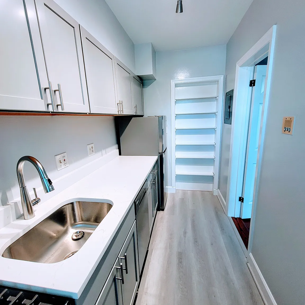 719 D St NE #305 photo 1