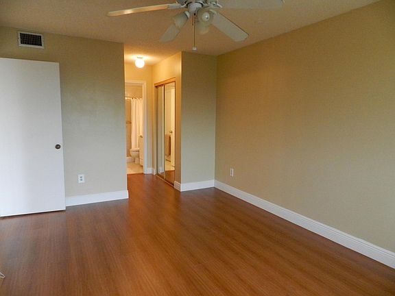 3rd image of 7910 Camino Real APT N409