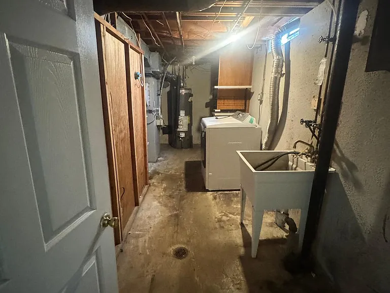 10922 Chicago Rd — Photo 23