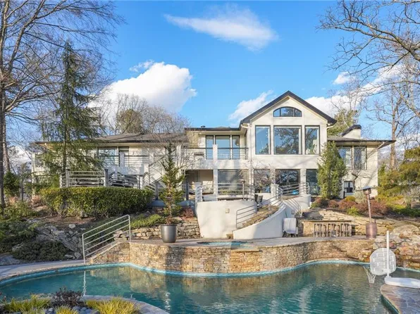 7 Whitewater Trl NW, Atlanta, GA 30327