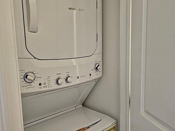 3rd image of 1700 W Girard Ave #3