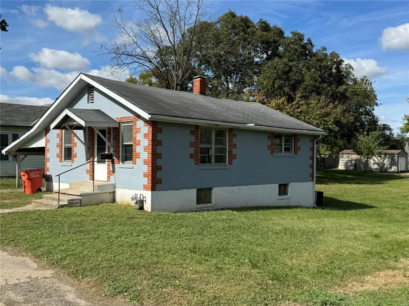 911 W Main St, Vandalia, IL 62471