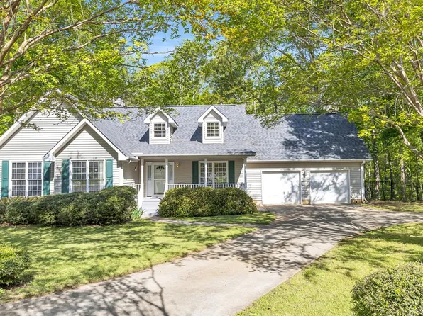 214 Heathwood Dr, Greenwood, SC 29649