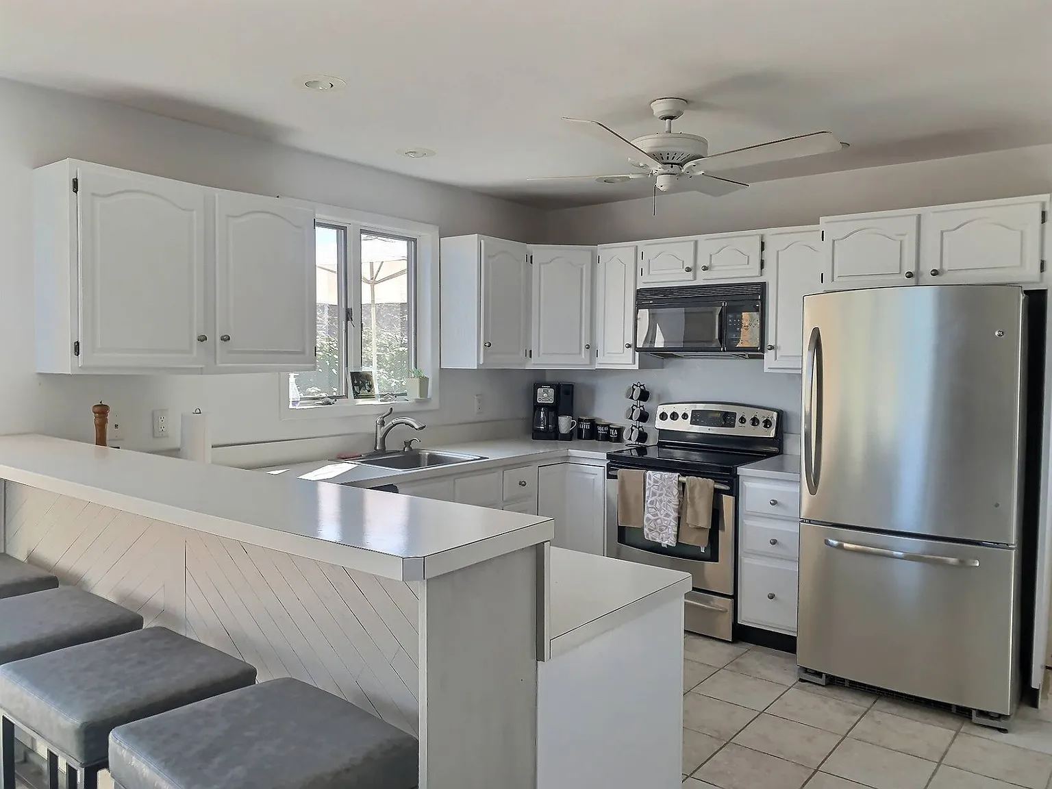 Beach House Getaway! — Photo 2