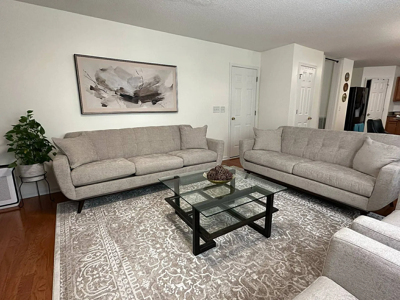3 bed, 2.5 bath, 2520 sqft, $2,495 — Photo 2