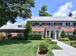 1 Paddington Cir, Bronxville, NY 10708