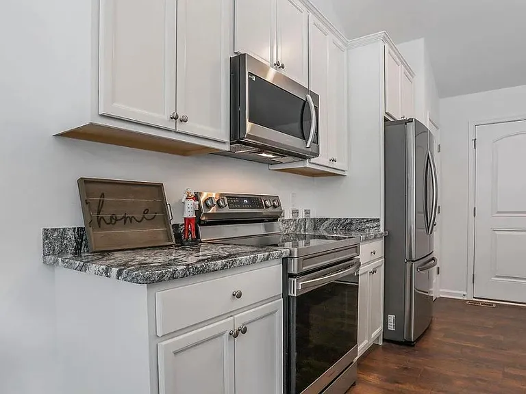1200 Happy Ridge Dr — Photo 10