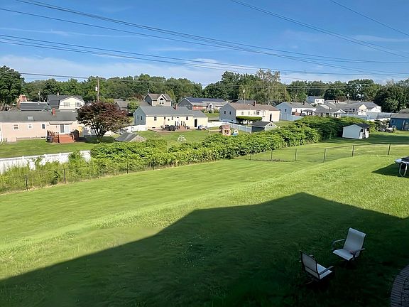 2nd image of 16 Madison Ct