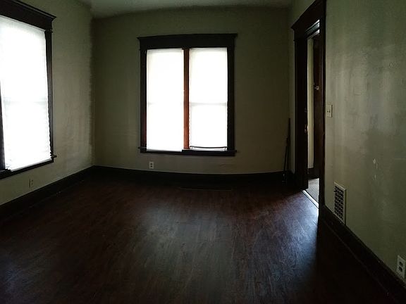 4th image of 28 Dismonda St Lowr #