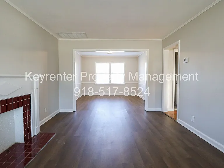 723 N Gary Pl — Photo 4