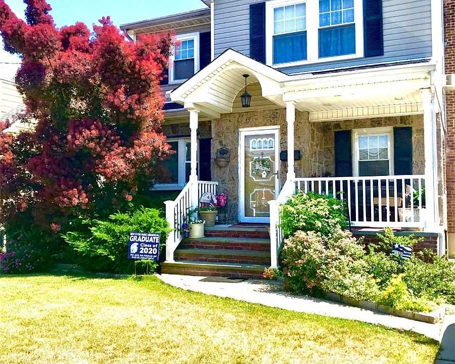 1st image of 4 Evergreen Ave