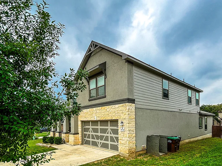 8134 Emmeline Dr — Photo 3