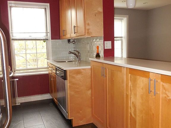 5th image of 3069 Hobart St #Numthree