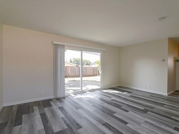 4th image of 3178 Mount Rainier Dr