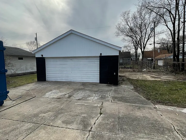2308 Wilson St — Photo 11