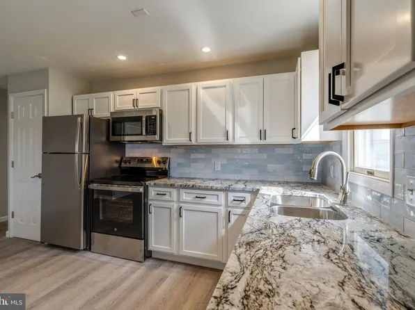 132 N Main St, Bernville, PA 19506