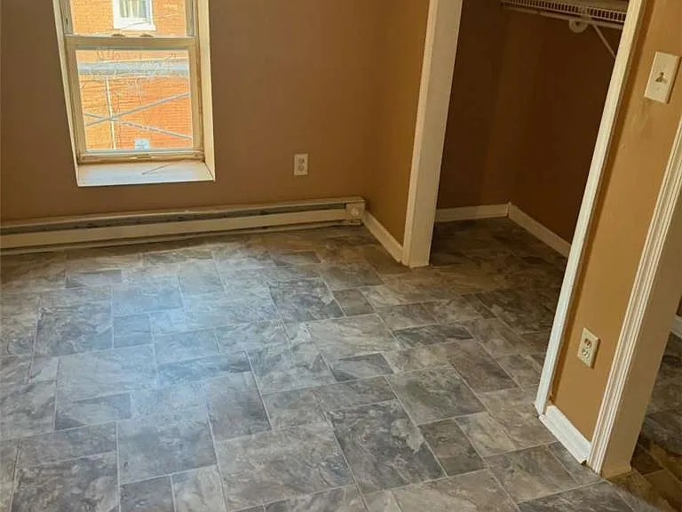 917 Center St — Photo 2