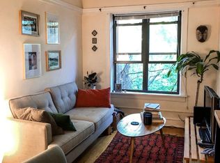 614 W Arlington Pl #2, Chicago, IL 60614