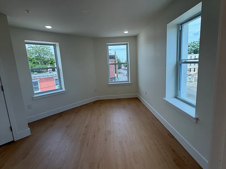 4212 Lancaster Ave #302 — Photo 25