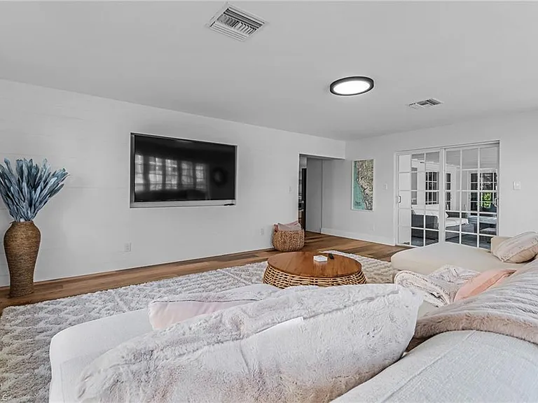 1823 Hurricane Harbor Ln — Photo 13