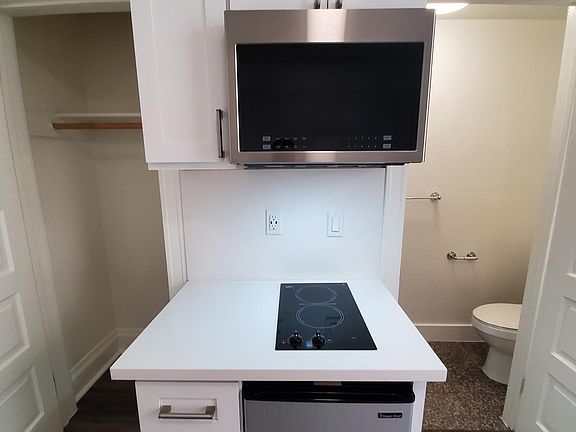 4th image of 1500 California St #221