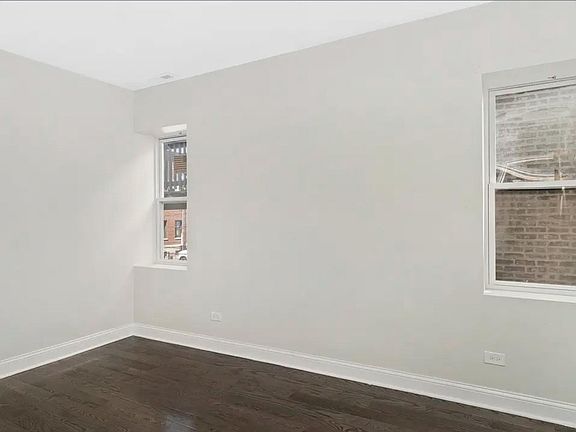 5th image of 846 N Hamlin Ave #3