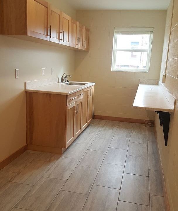2nd image of 1022-1026 Sunset Ave #10
