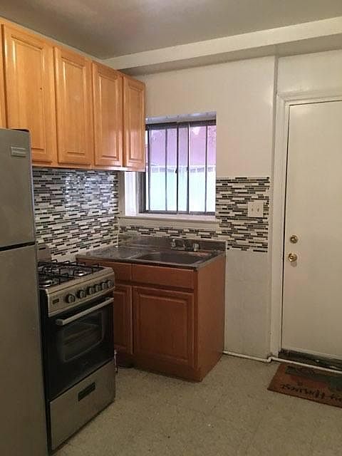 1st image of 1455 Arnow Ave #2