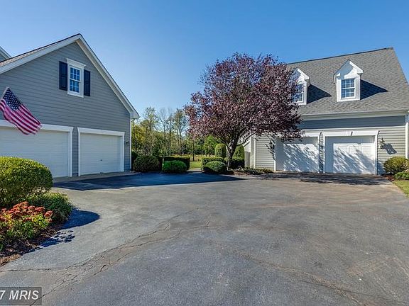 Expansive Parking,Storage,workshop, kennels, space