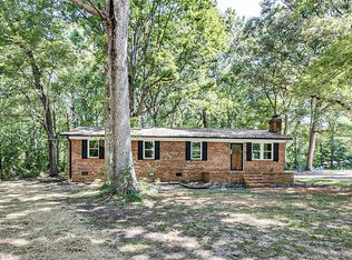 374 Yow Dr, Seagrove, NC 27341