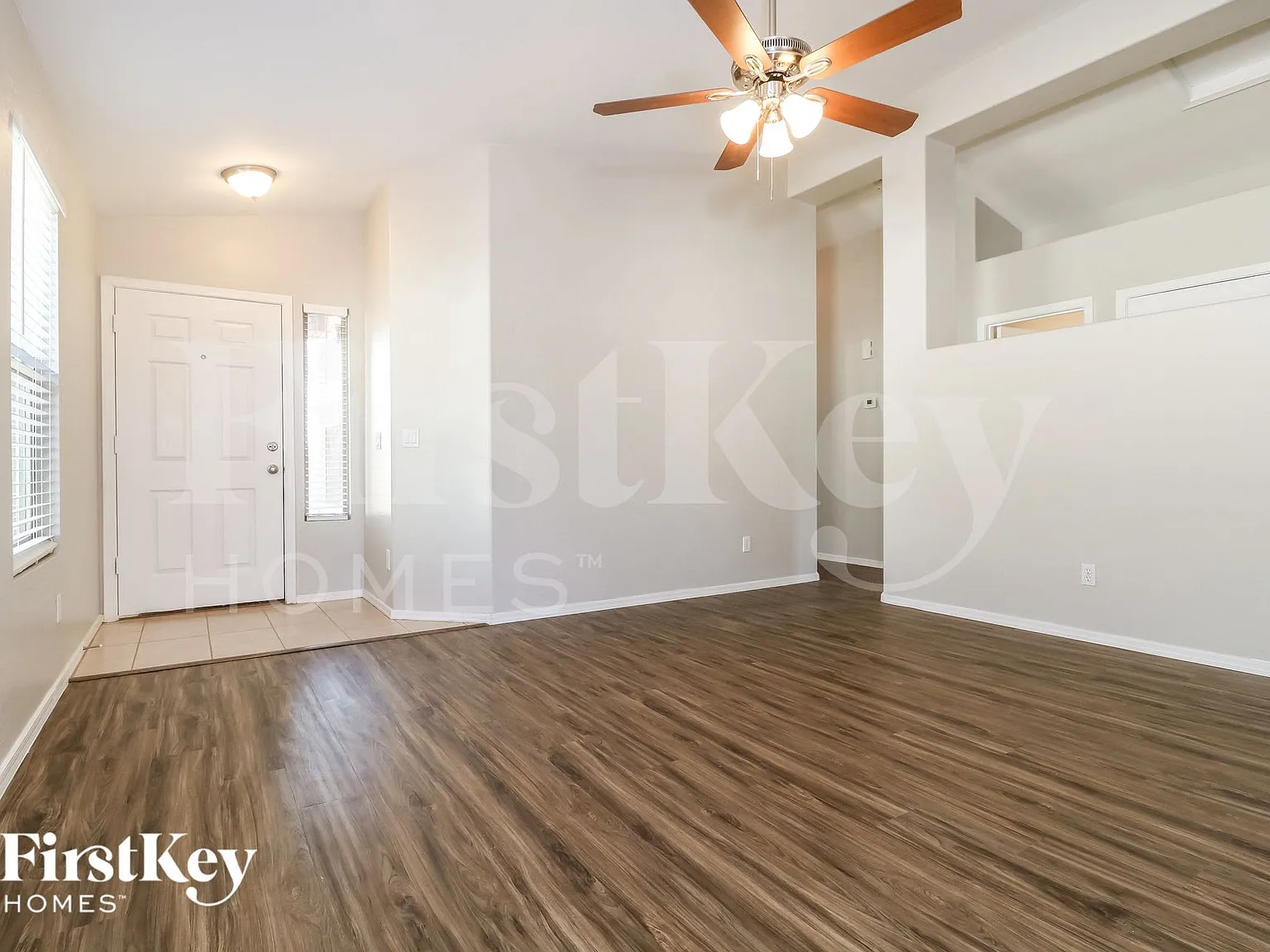3 bed, 2.0 bath, 1062 sqft, $1,670 — Photo 3