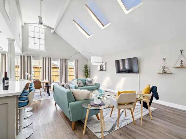 (undisclosed Address), Houston, TX 77009