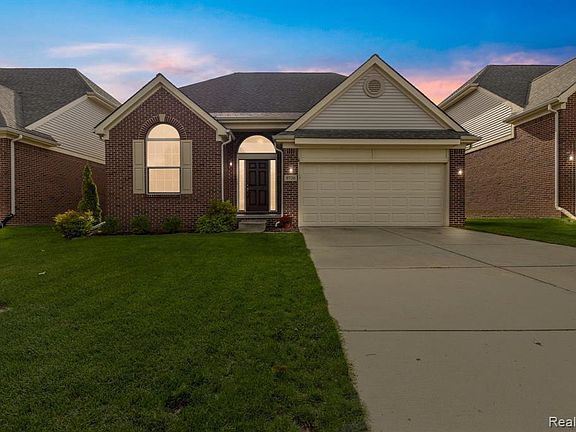 2nd image of 8726 Columbia Cir