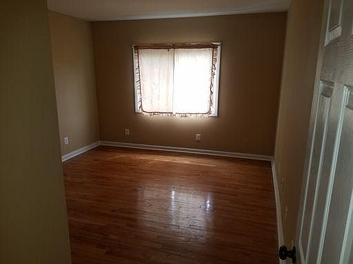 5th image of 4 University Pl Floor 2