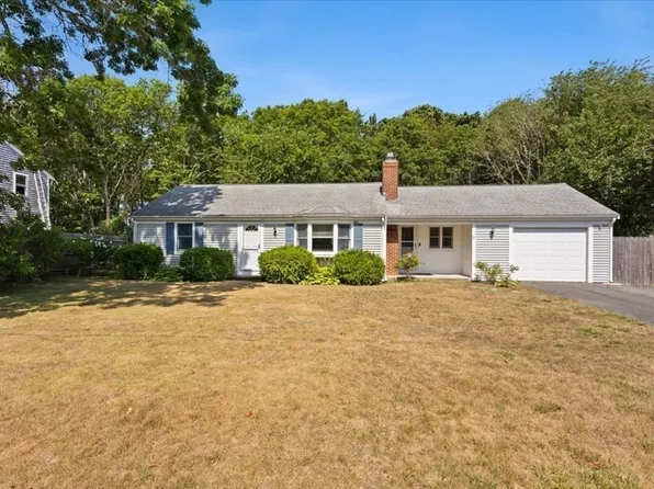31 Monroe Ln, West Yarmouth, MA 02673
