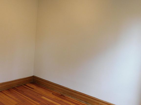 5th image of 1128 N Winchester Ave #3