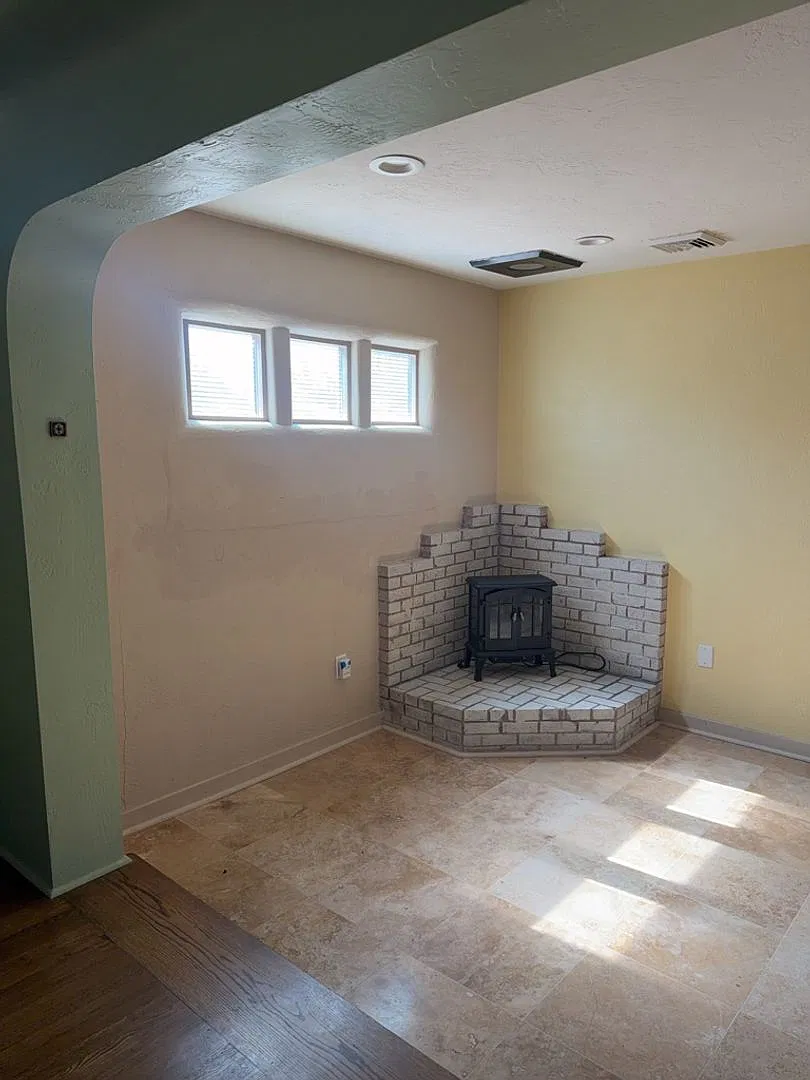 2-bedroom, 1-bathroom home located in the vibrant city of Albuquerque — Photo 4