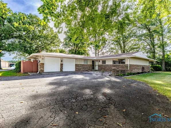 28902 Bates Rd, Perrysburg, OH 43551