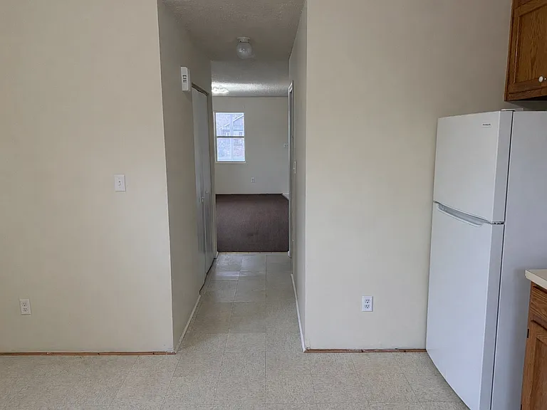 1016 Southern Ave — Photo 16