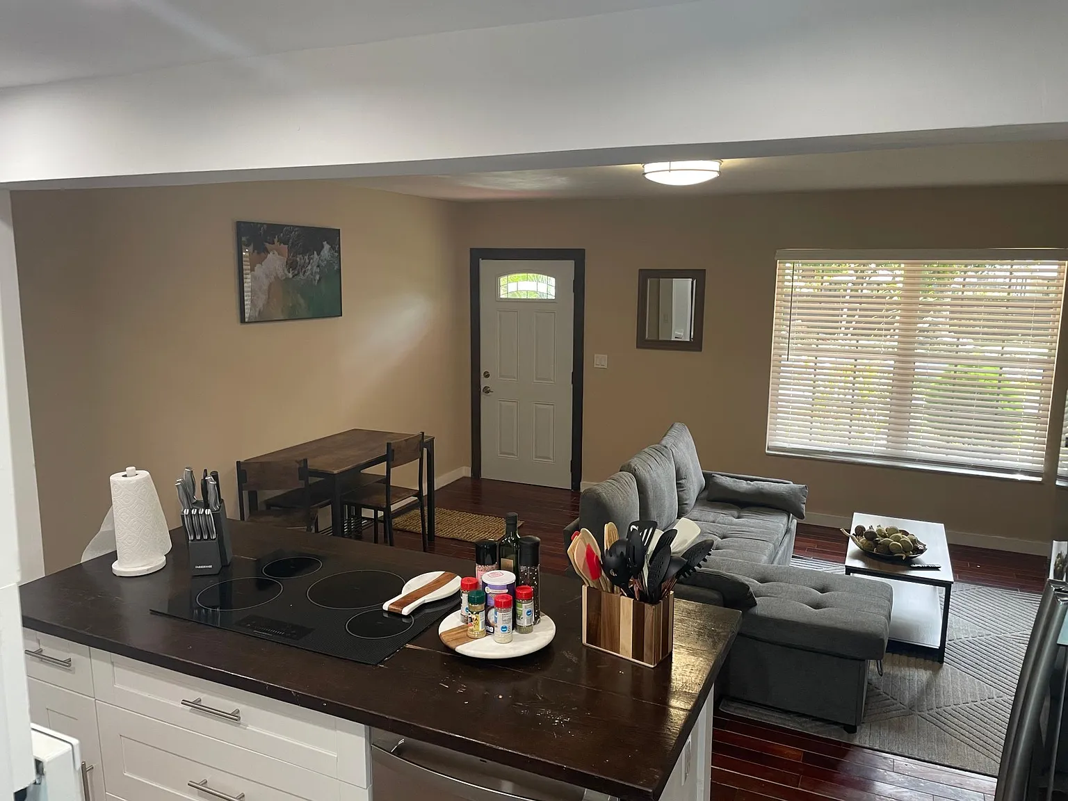 2 bed, 1250 sqft, $1,950 — Photo 3